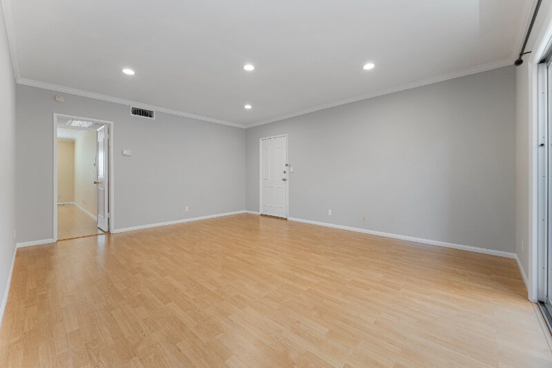 Building Photo - 5414 Newcastle Ave