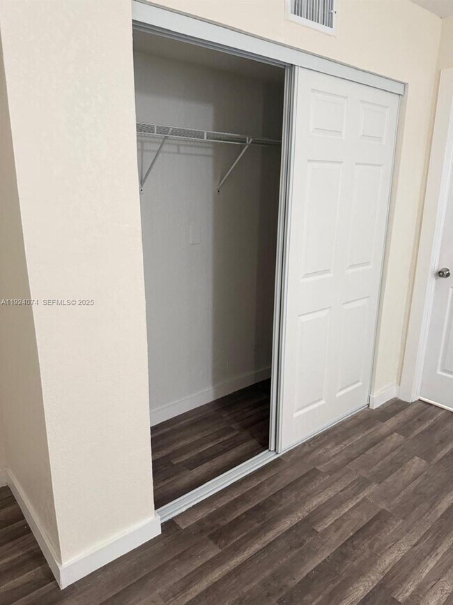 Building Photo - 19810 Holiday Rd