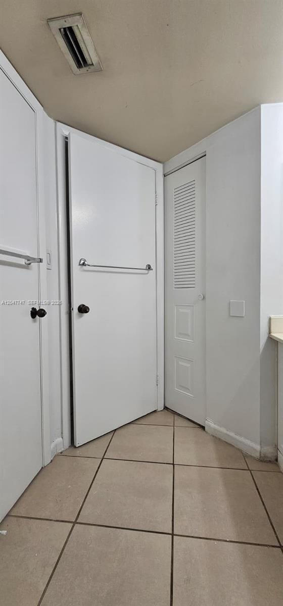 Building Photo - 990 Coral Club Dr