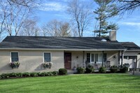 Building Photo - 16 Honeybee Ave