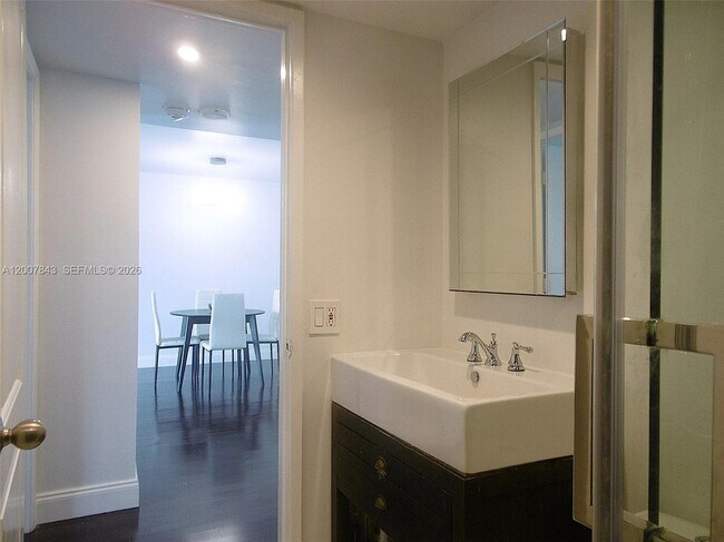 Building Photo - 770 Claughton Island Dr