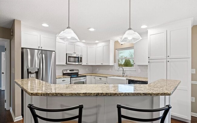 Building Photo - 3 Bed + Complete basement in Maryville