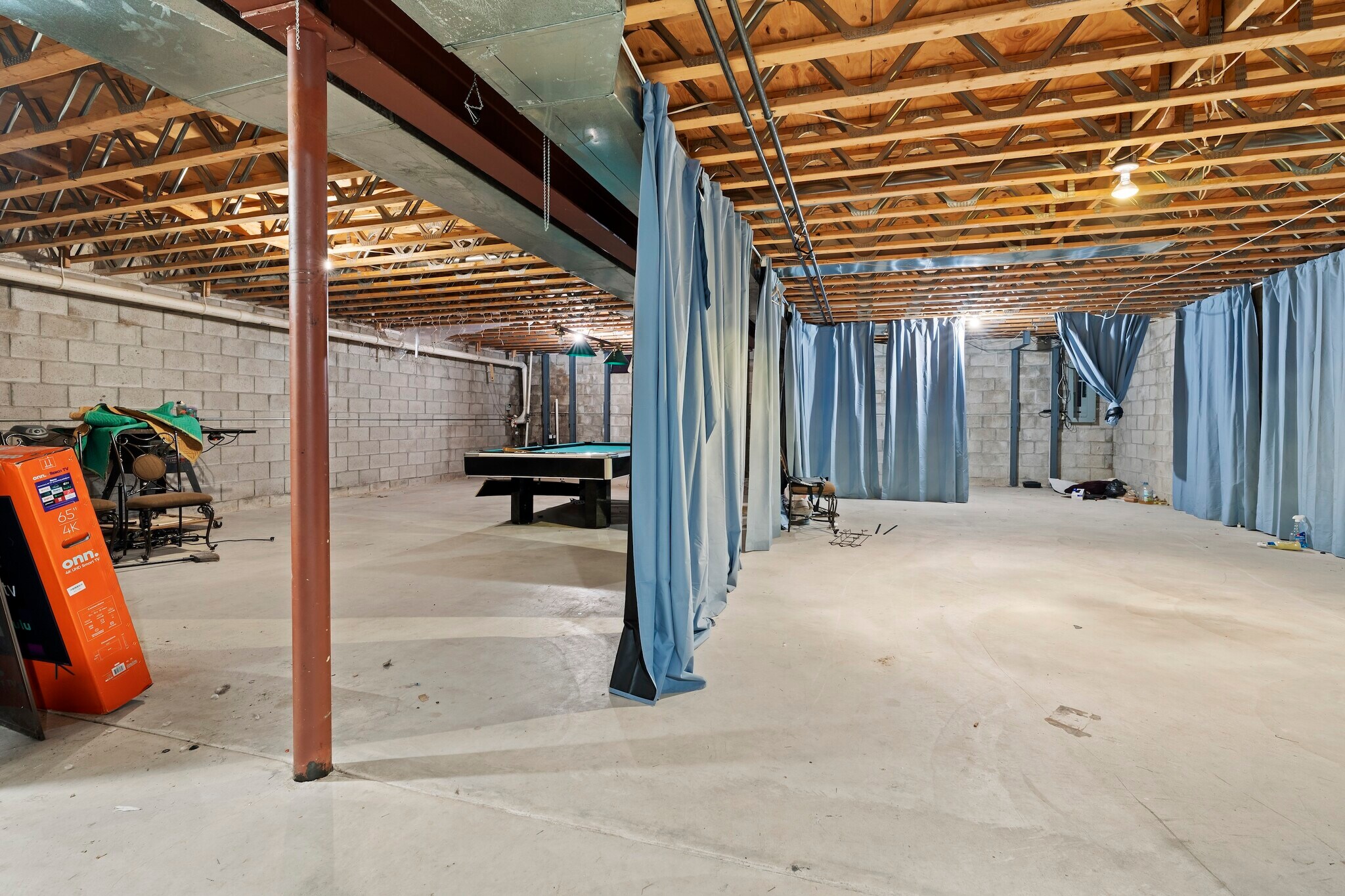 Basement with curtains - 21335 Northcape St