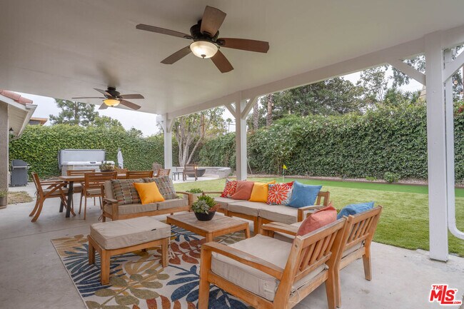 Building Photo - 1220 Dincara Rd