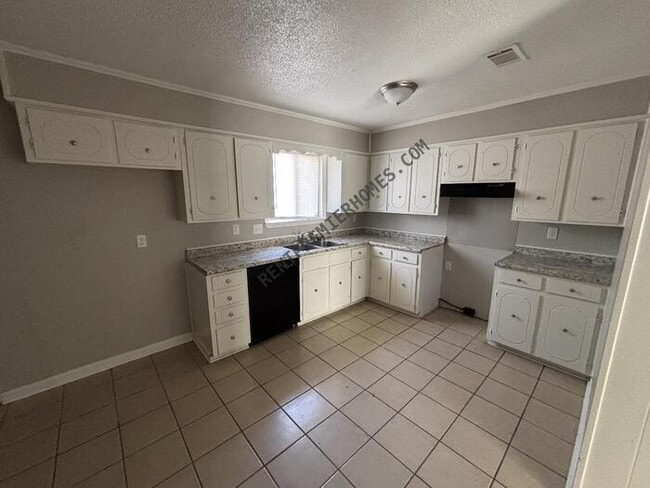 Building Photo - 1313 Ray Rd