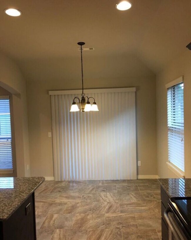 Building Photo - BEAUTIFUL HOME IN GREAT LOCATION!