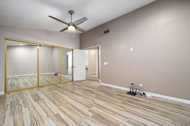 Building Photo - 46395 Ryway Pl