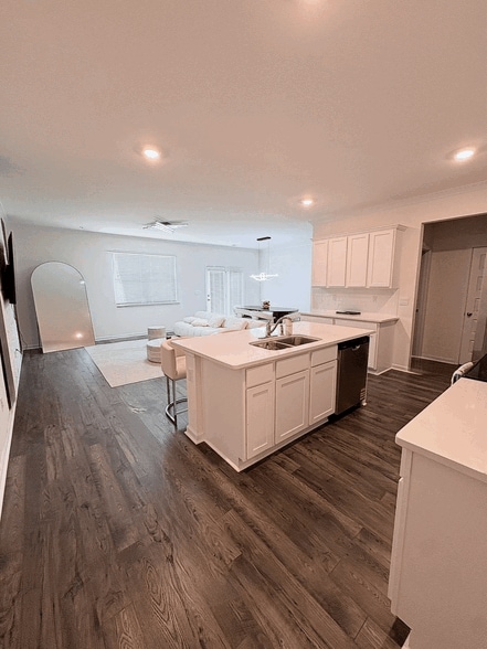 Building Photo - 280 Silvermoon Dr
