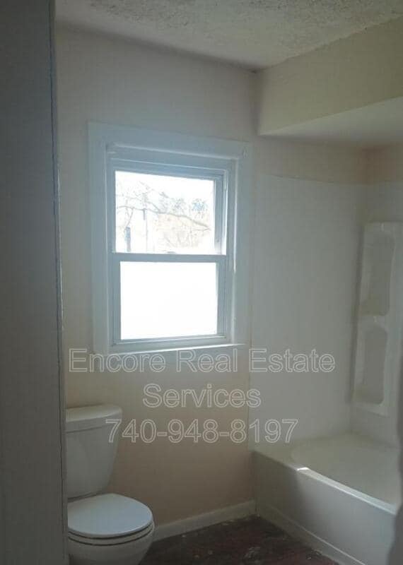 Building Photo - 480 Ridge Ave