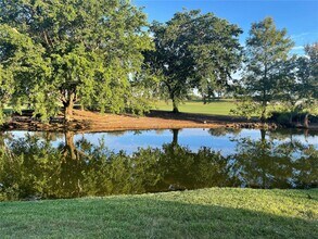 Building Photo - 565 Vista Isles Dr