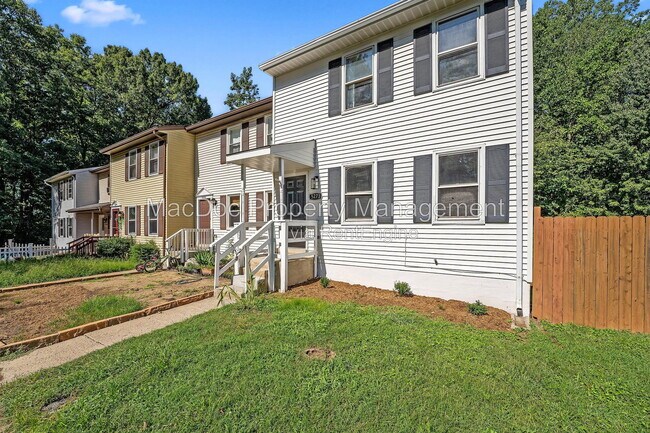 Building Photo - 5273 Daffodil Dr