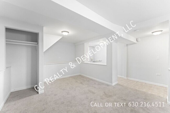 Building Photo - 1501 N Leamington Ave