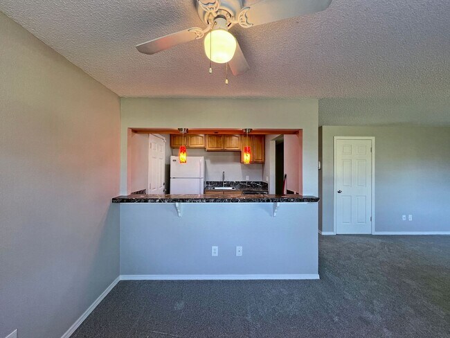 Building Photo - Charming Immaculate Three Bedroom Rambler in Tacoma