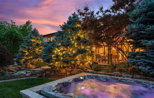 Building Photo - 4443L W Cottonwood Pl