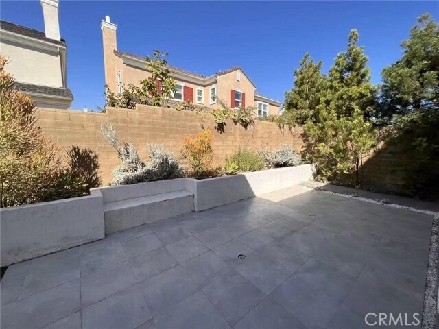 Building Photo - 105 Diamondback