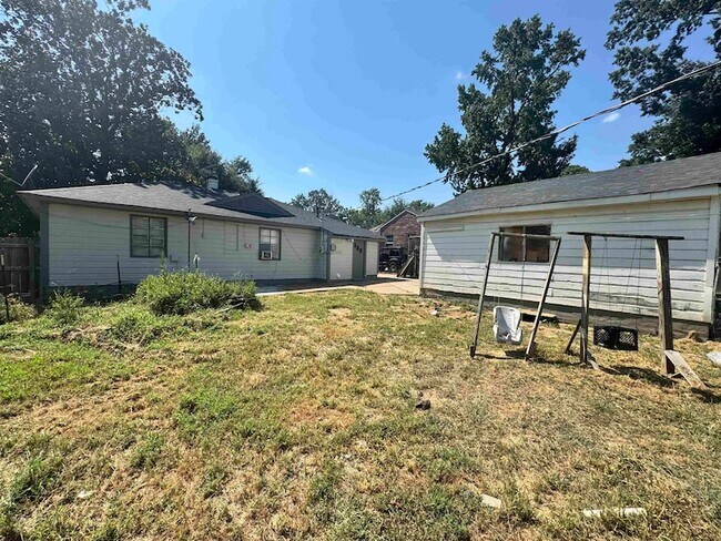 Building Photo - 1770 Sugarloaf St