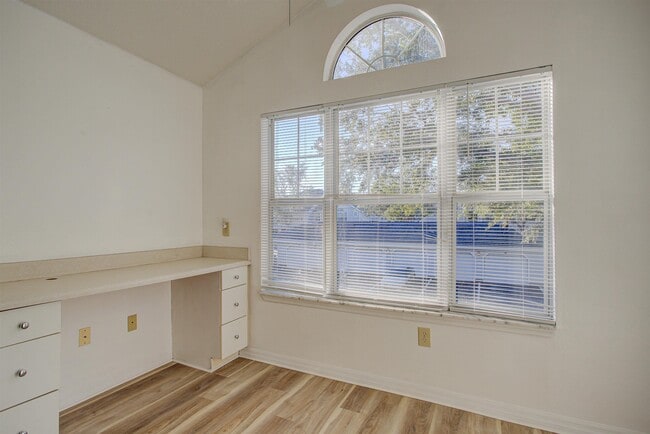 Building Photo - 15205 Harbour Vista Cir