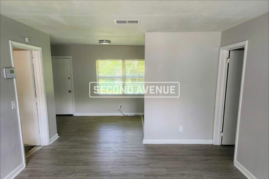 Building Photo - 3015 Lansdell Dr