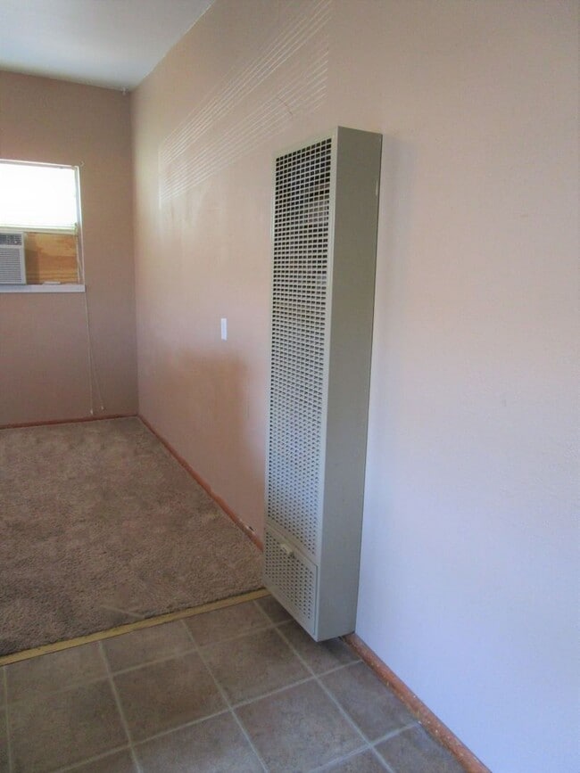 Building Photo - Super Cute & Clean!
