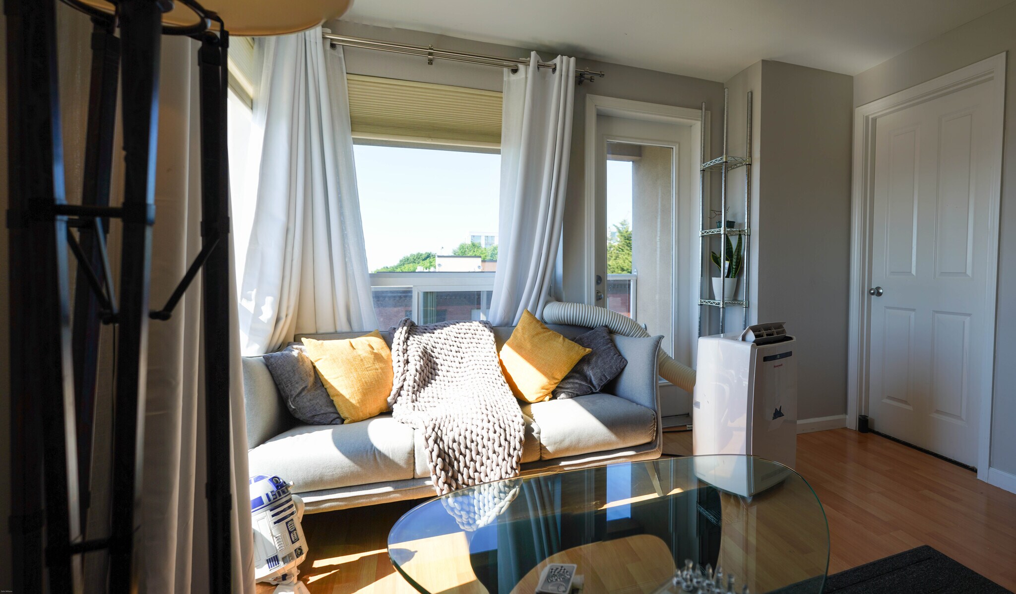 Building Photo - 530 Melrose Ave E