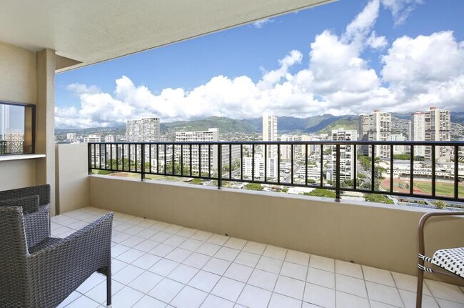 Building Photo - 2121 Ala Wai Blvd