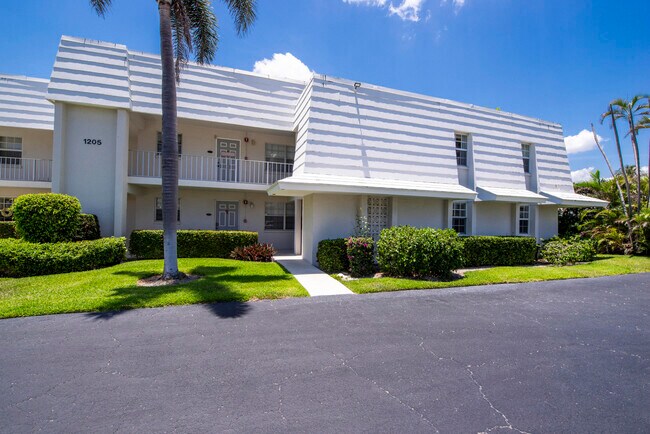 Building Photo - 1205 Sandy Ln