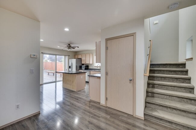 Building Photo - Beautiful Two-Story Home for Rent in the C...