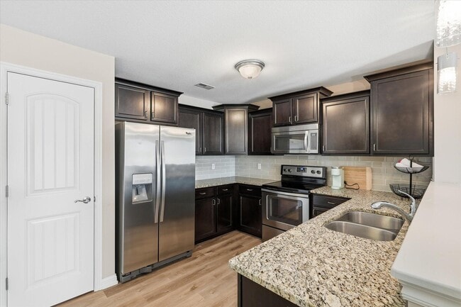 Building Photo - 2212 Chapel Hill Rd