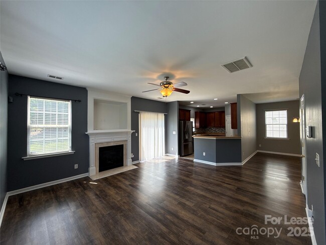 Building Photo - 4819 Abercromby St