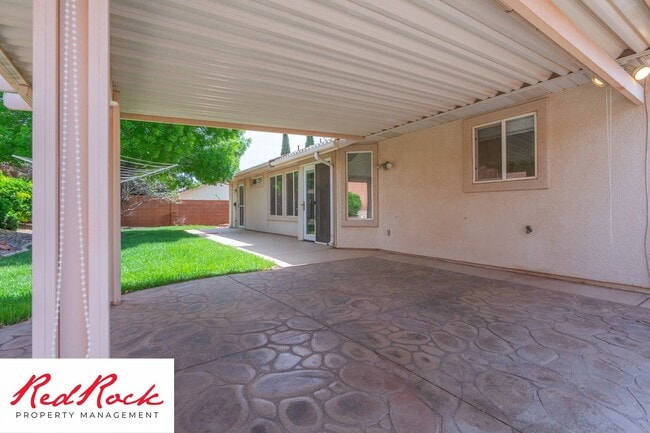 Building Photo - 3 Bed 2 Bath Home in Ivins with Views of Red Mountain