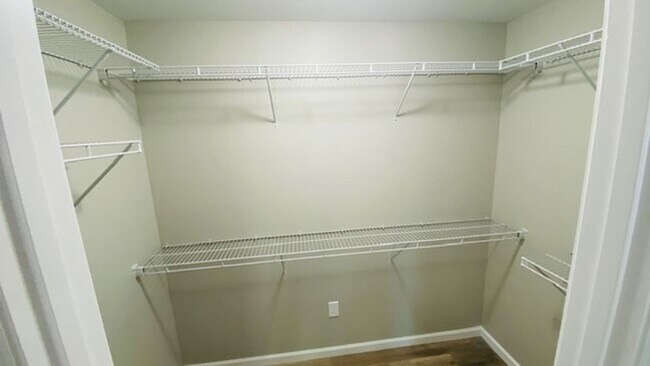 Building Photo - 227 Co Rd 464