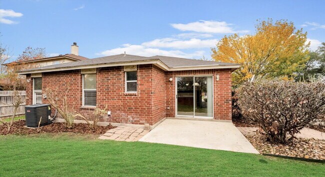 Building Photo - "Charming 3-Bedroom Oasis on Cherokee Blvd with 2 Full Baths – 1425 Sq Ft of Cozy Living in New B...