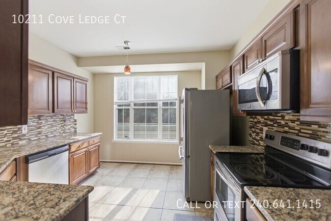 Building Photo - 10211 Cove Ledge Ct