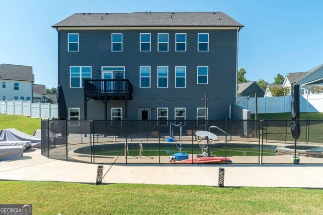 Building Photo - 330 Rexmere Rd