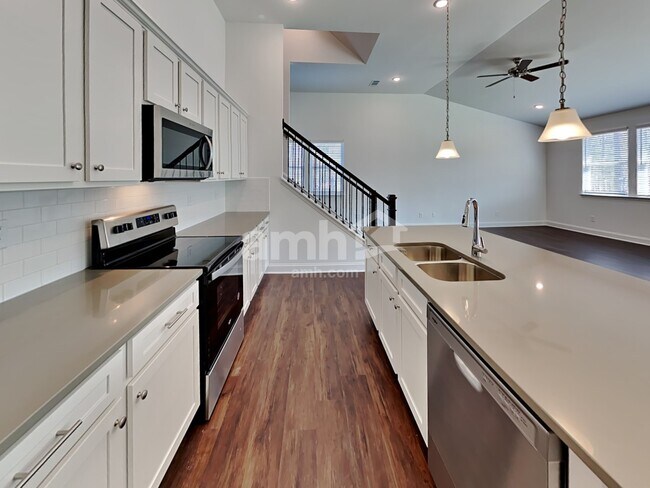 Building Photo - 5263 Blue Mountain Dr