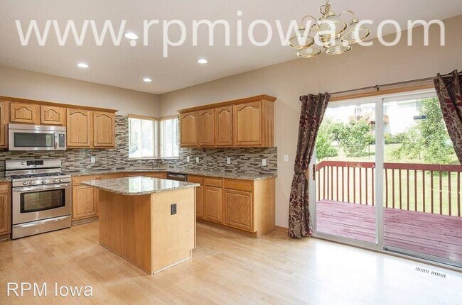 Building Photo - 4 br, 2.5 bath House - 6400 Stanmore Court