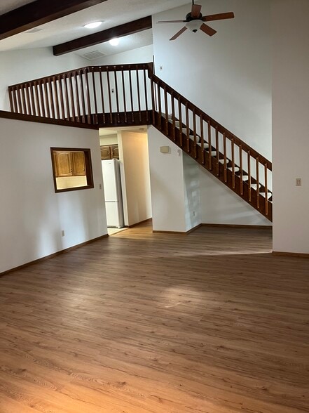 Building Photo - 636 Horizon Dr