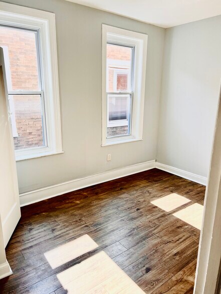 Building Photo - 6020 Catharine St