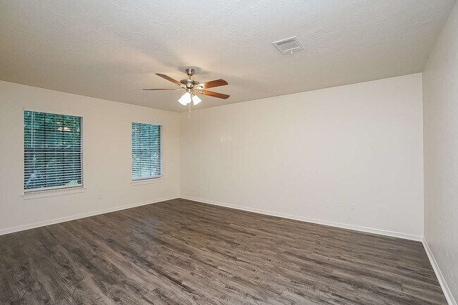 Building Photo - 7838 Sunny Ridge Dr