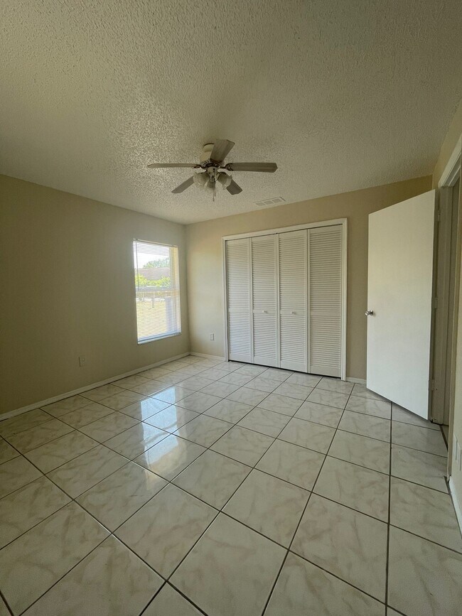 Building Photo - 3519 Benito Juarez Cir