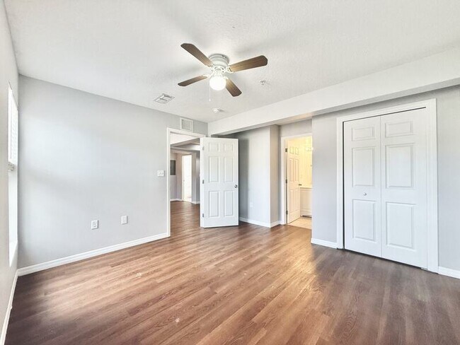 Building Photo - 425 F St