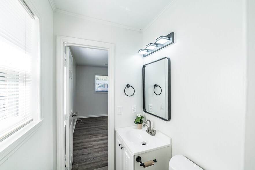 Building Photo - 3610 Dawnwood Dr NW