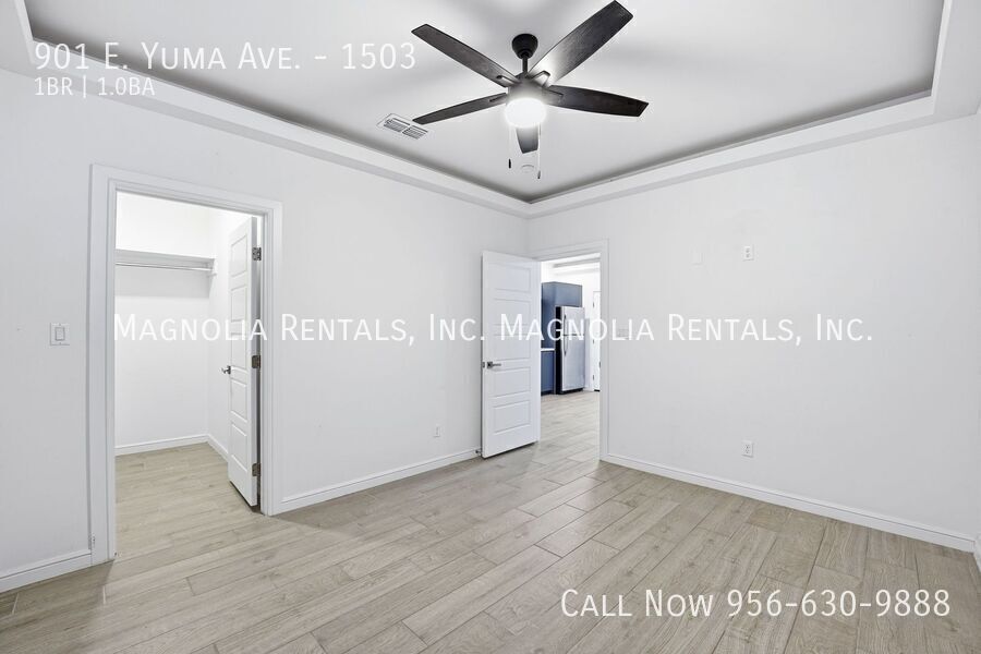 Building Photo - 901 E Yuma Ave