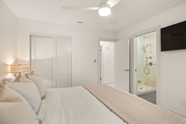 Building Photo - 814 W Bleeker St