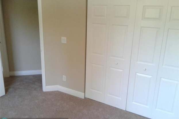 Building Photo - 3409 Lakeside Dr