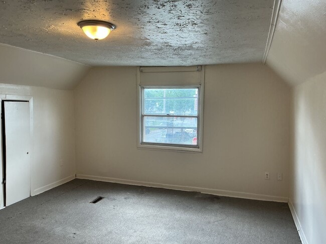 Building Photo - 2078 S 17th St