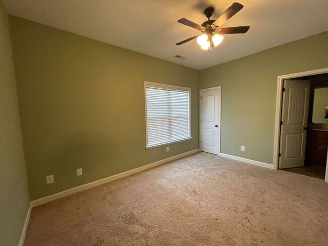 Building Photo - ADORABLE 3 BR, 2 BA HOME IN PLANTATION POINT! *SPRING CREEK SCHOOL DISTRICT*