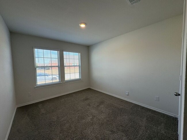 Building Photo - 1221 Acacia Dr