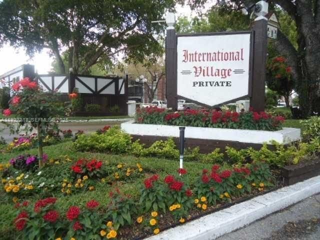 Building Photo - 3710 Inverrary Dr