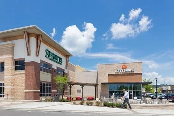 Building Photo - 810 Bellevue Rd